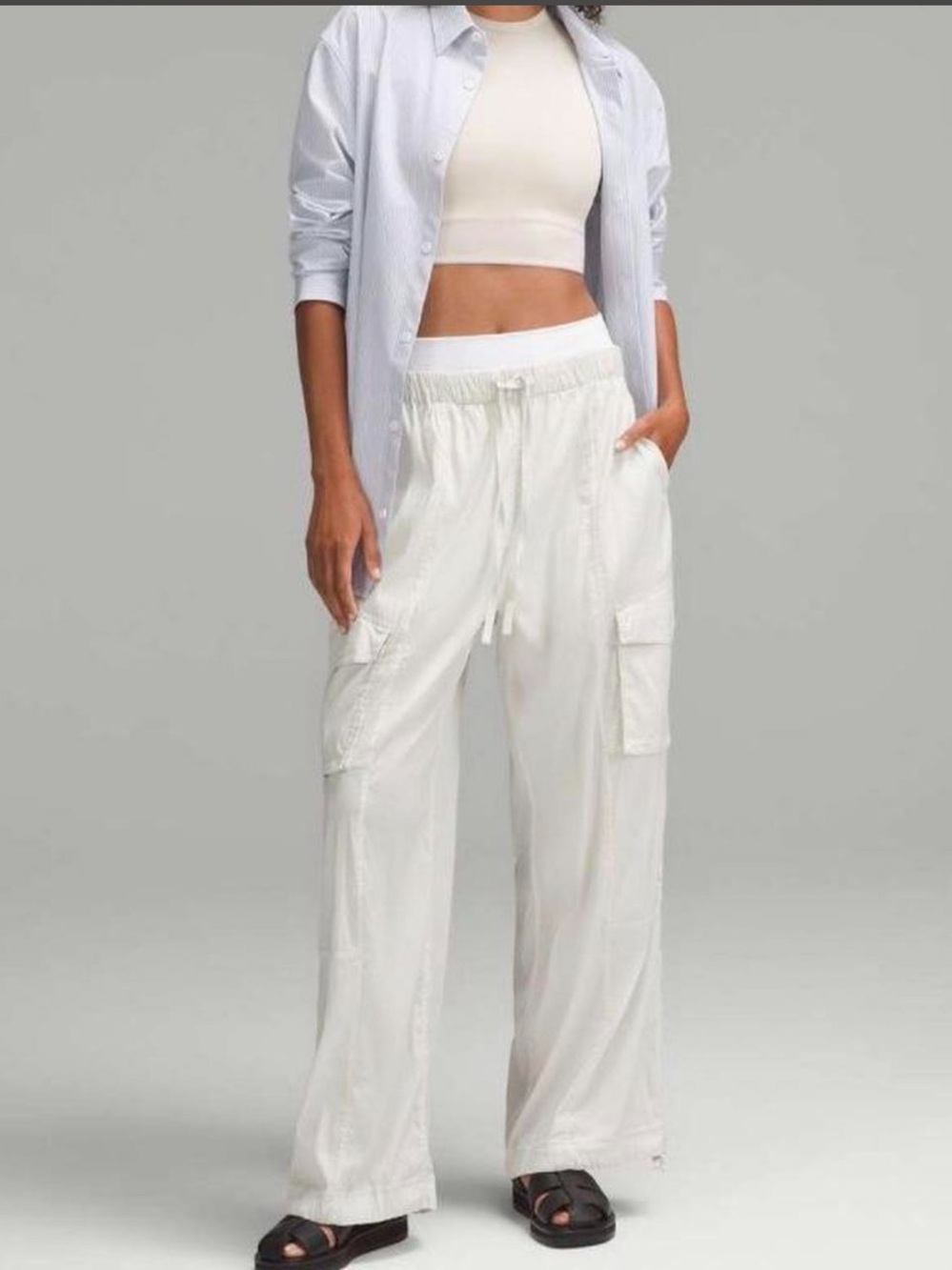Lululemon Lightweight Adjustable Mid-Rise Cargo Pant Brand new w tag sold out